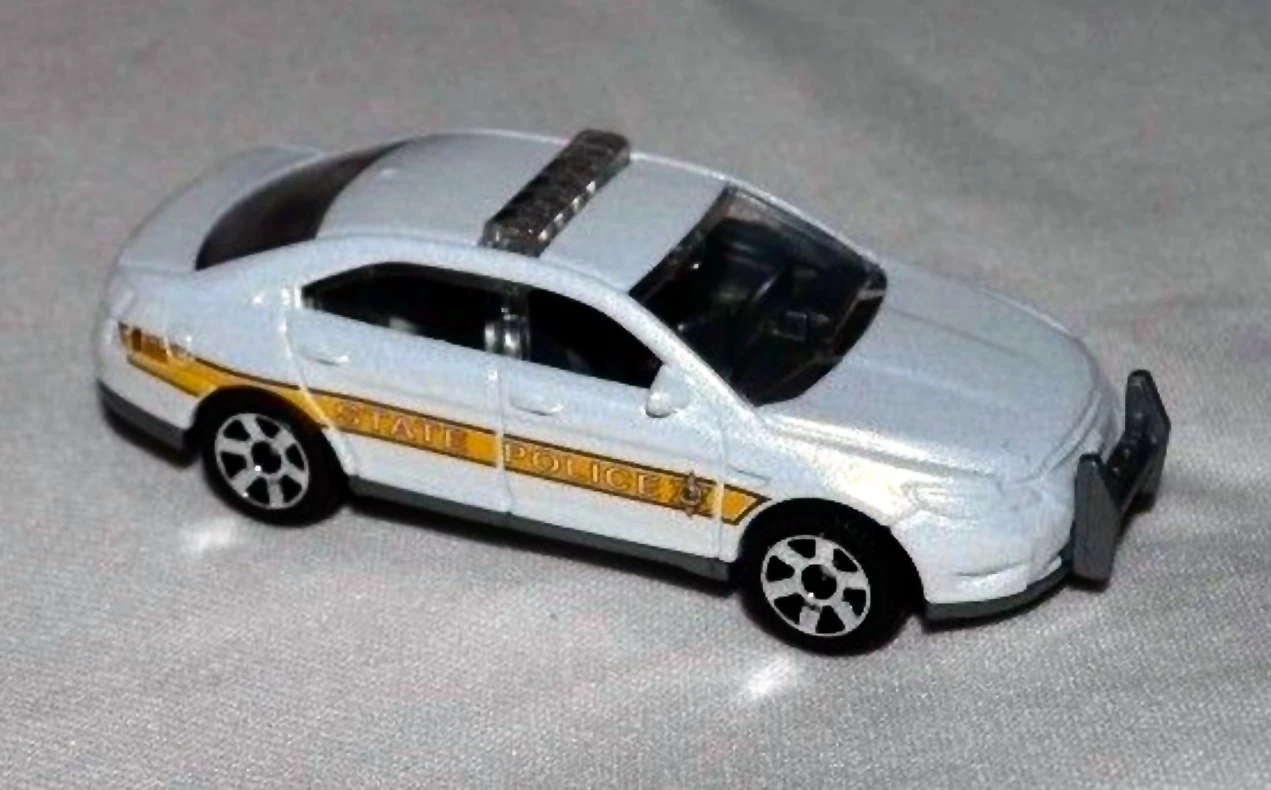 Ford Police Interceptor (Pearl White, Yellow & brown stripe, (Illinois) STATE…)