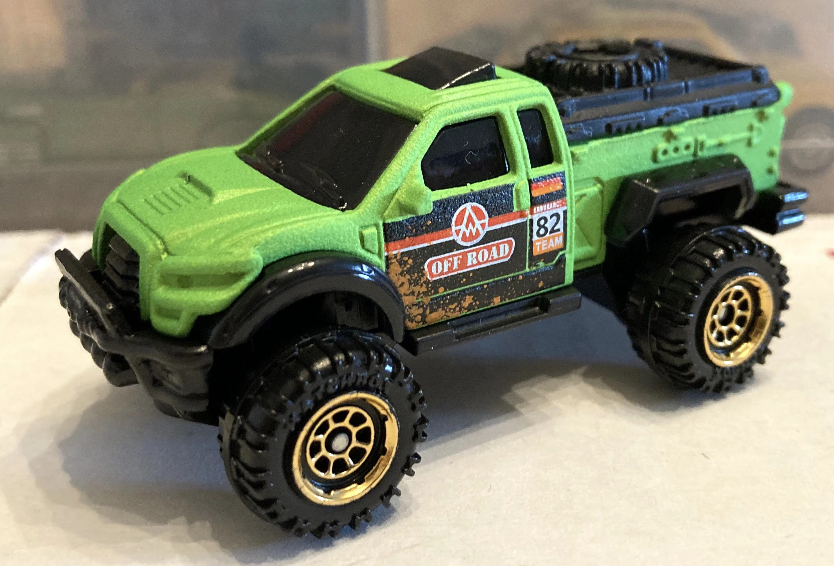 Questor (Satin Apple Green, 82 TEAM, OFF ROAD)
