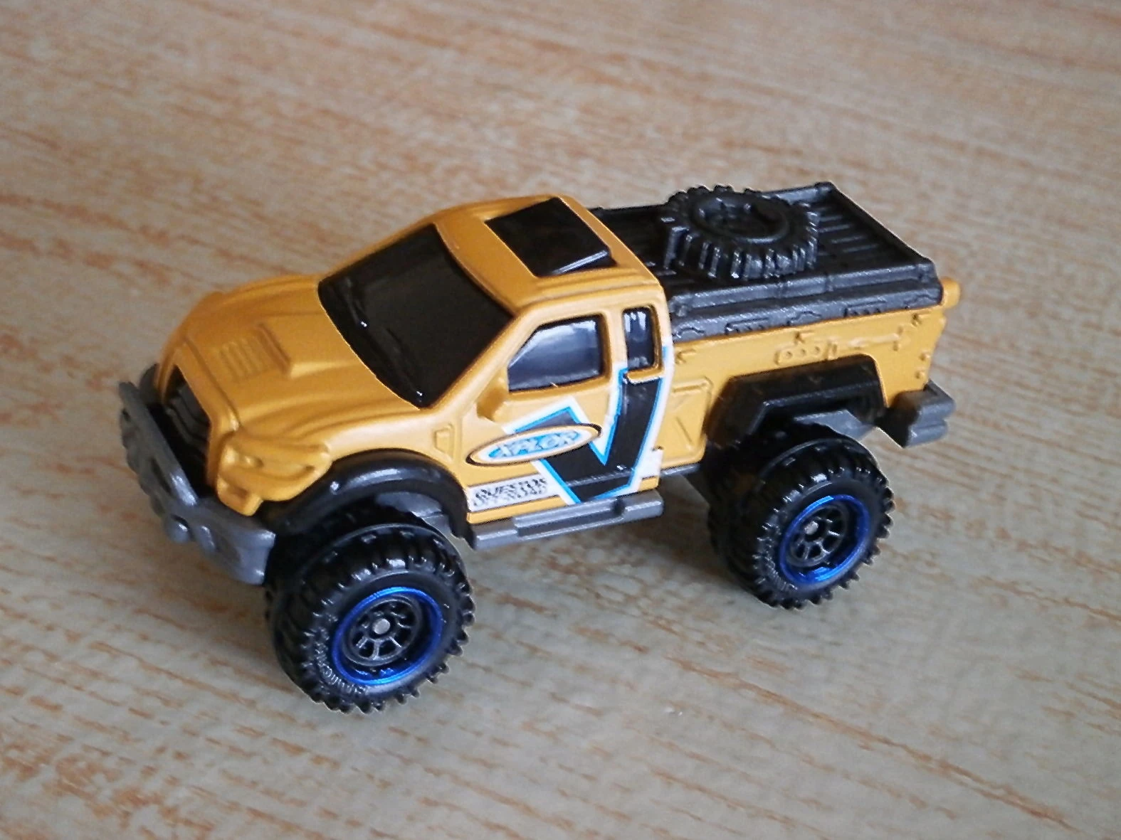 Questor (Yellow, XPLOR, QUESTOR OFF-ROAD)
