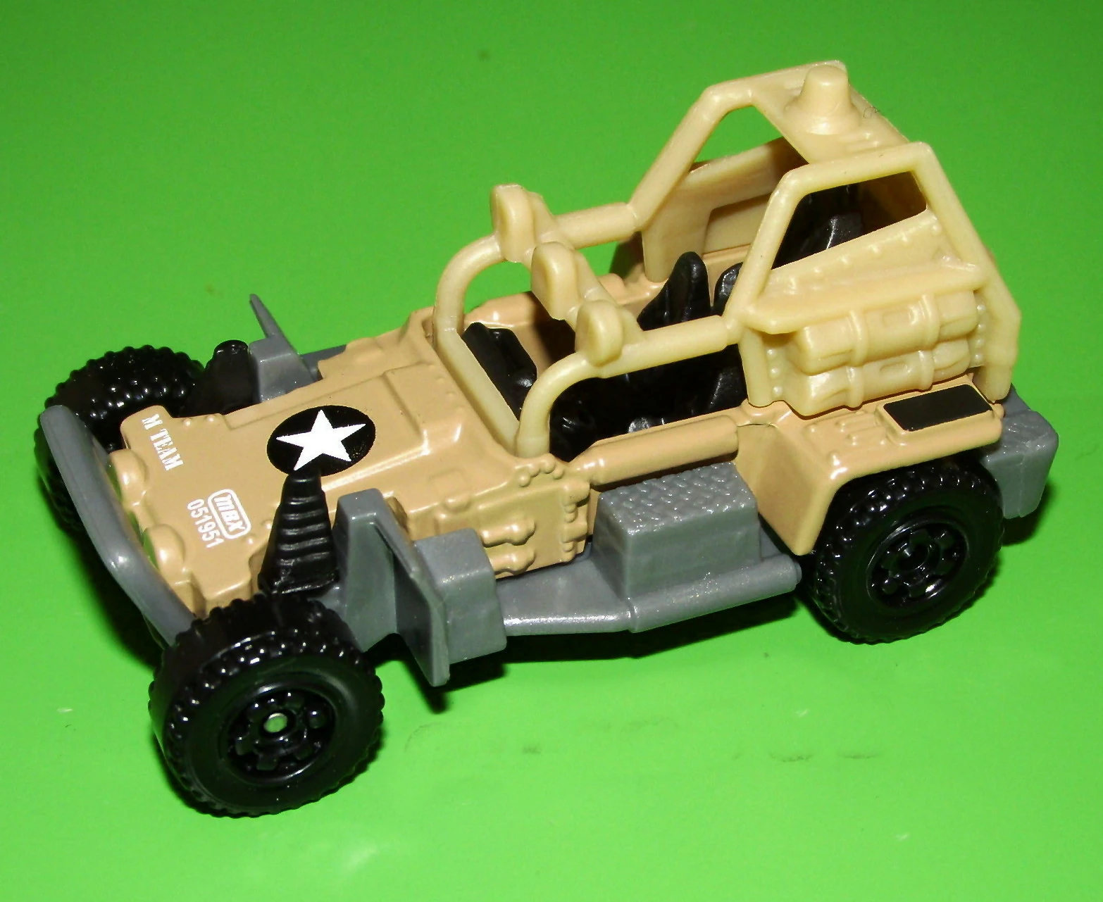 Sahara Sweeper (Beige, White star, M TEAM, MBX 051951)