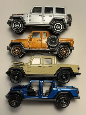 火柴盒jeep坐一桌
