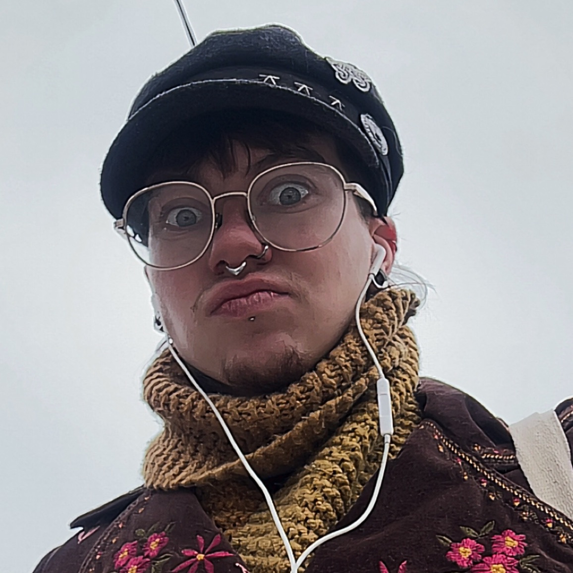 Profile photo of Ryan (@manicmangos)