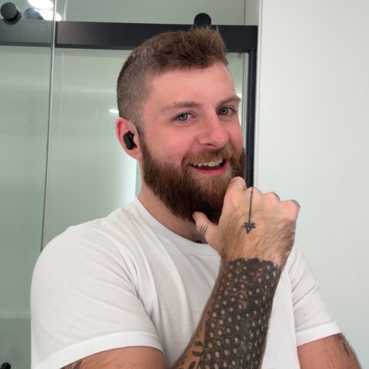 Profile photo of Jared Hyam (@dates)
