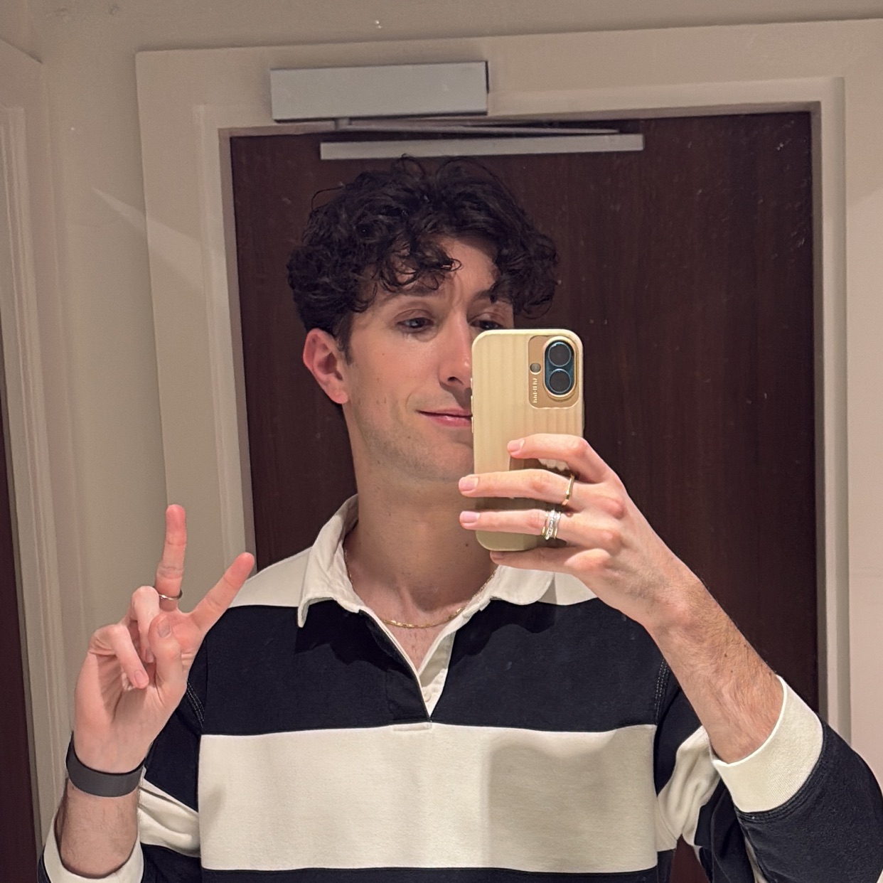 Profile photo of Alex (@calm.ale)