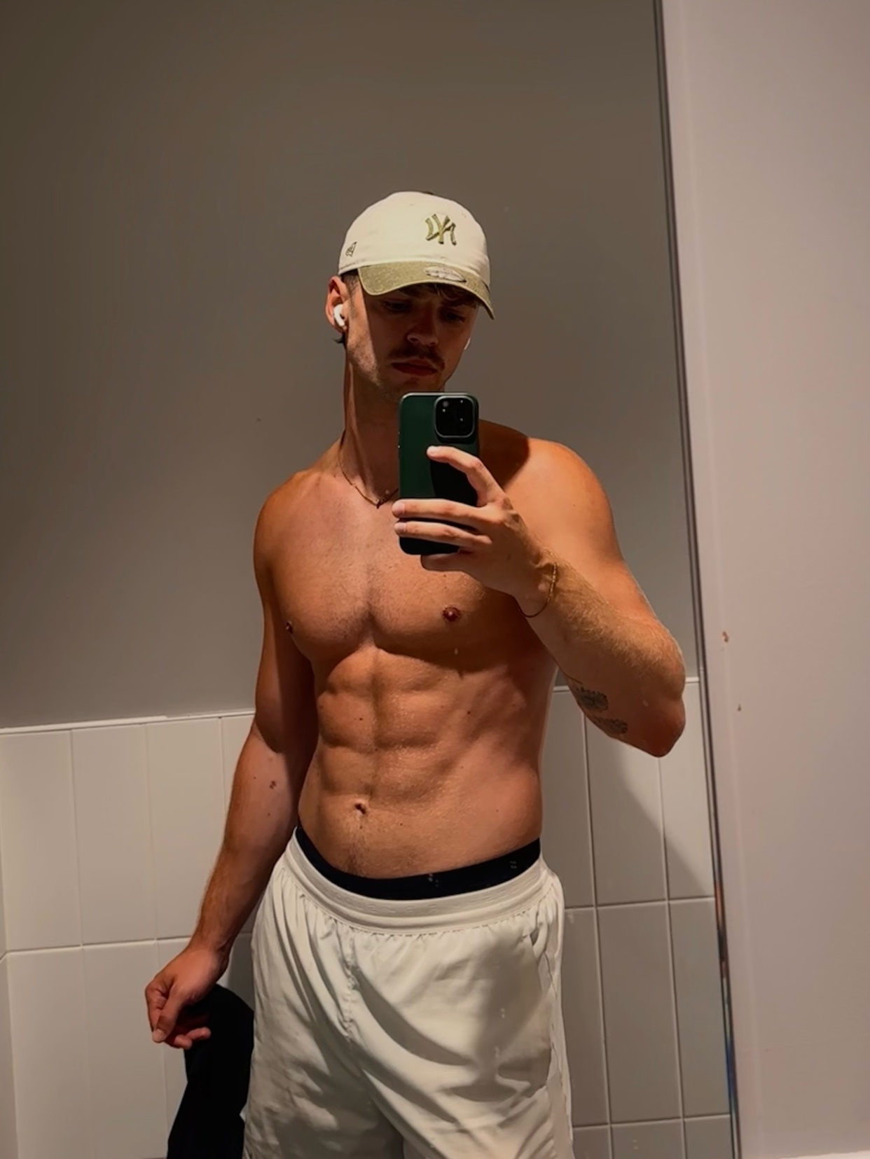 Photo by lukeroberts