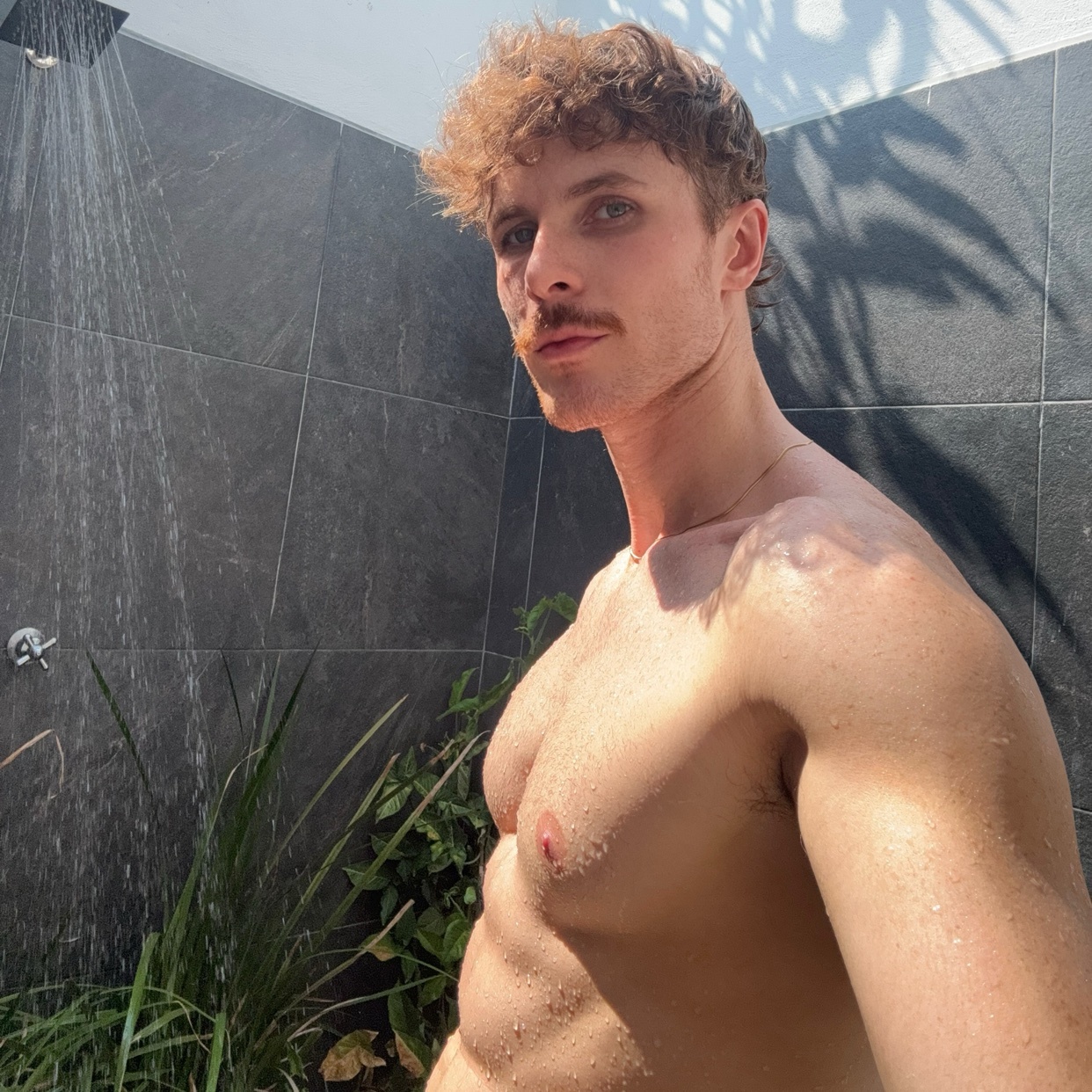 Photo by aboynamedred