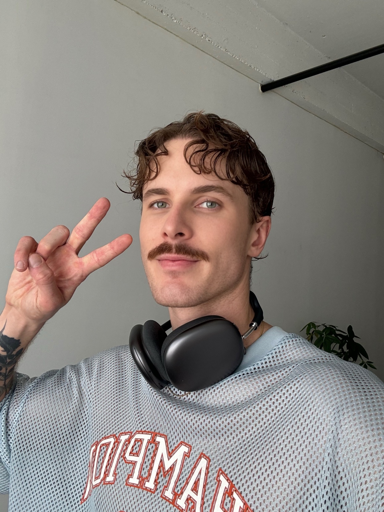 Photo by aboynamedred