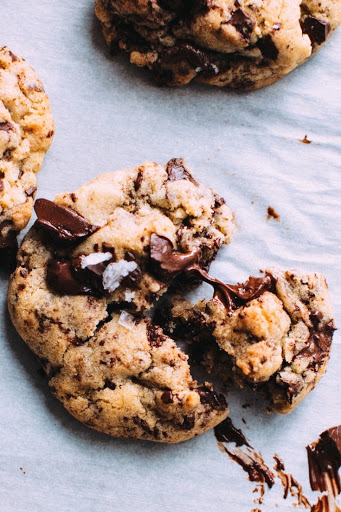 KOOP'S FAMOUS JUMBO CHOCOLATE CHIP COOKIES