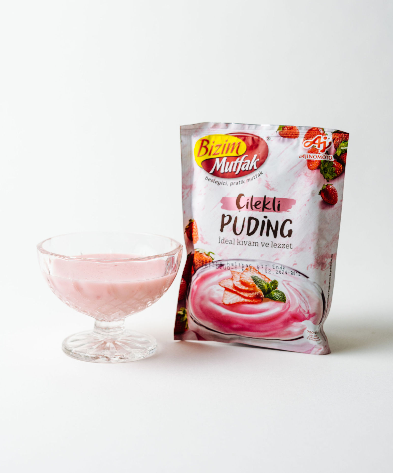 Bizim Mutfak Pudding Strawberry