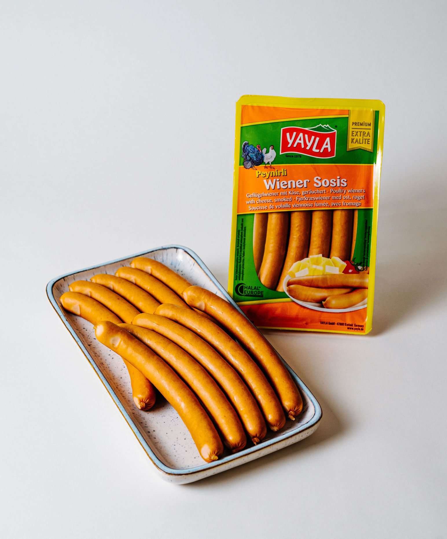 Yayla Poultry Wieners with Processed Cheese