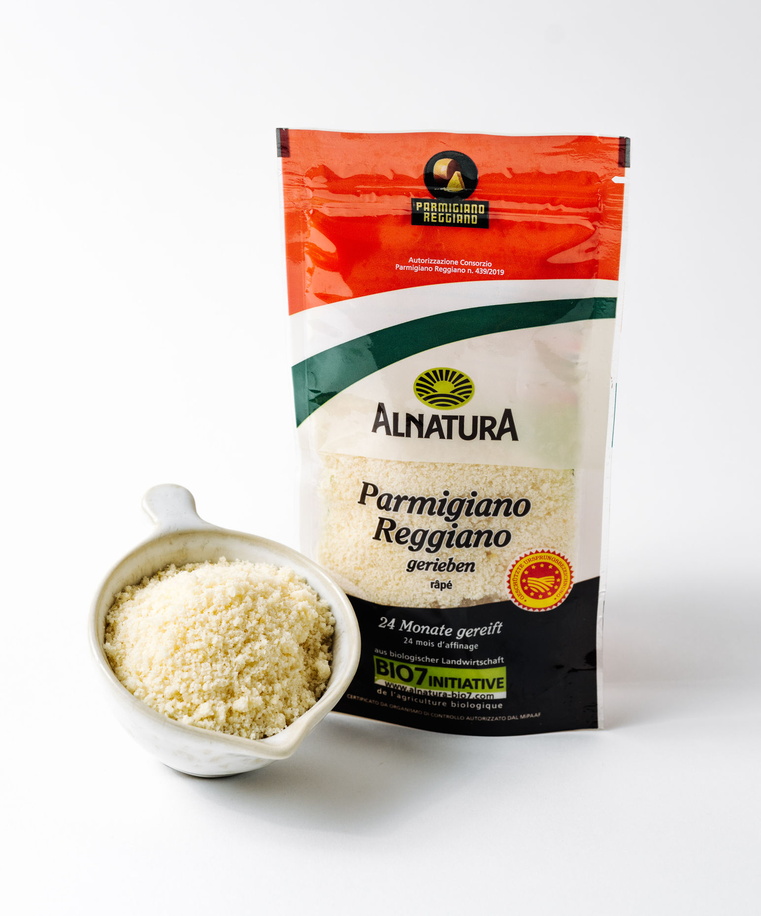 Alnatura Geriebener Parmesan