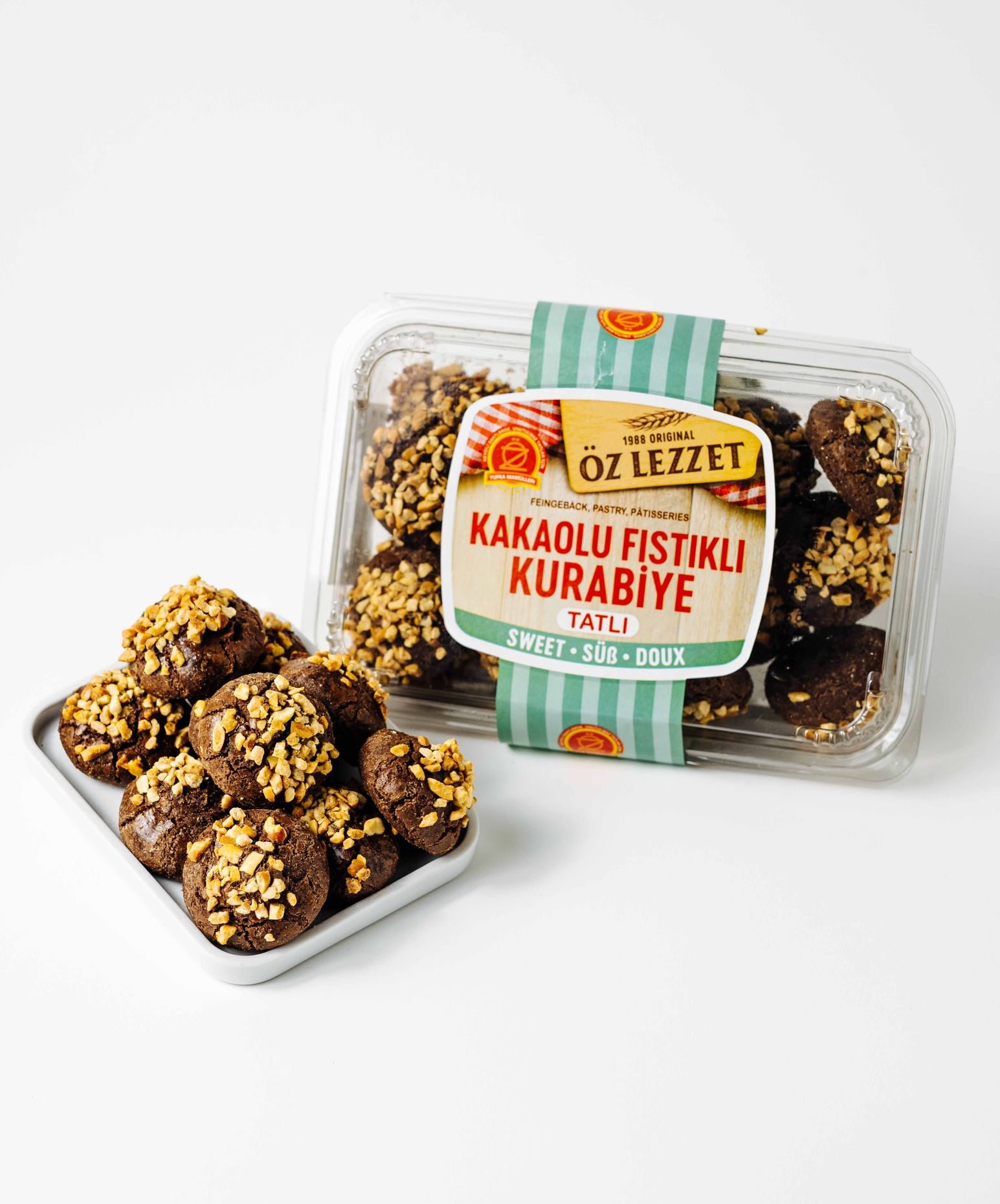 Öz Yufka  Finely Baked Cookies with Cocoa and Nuts