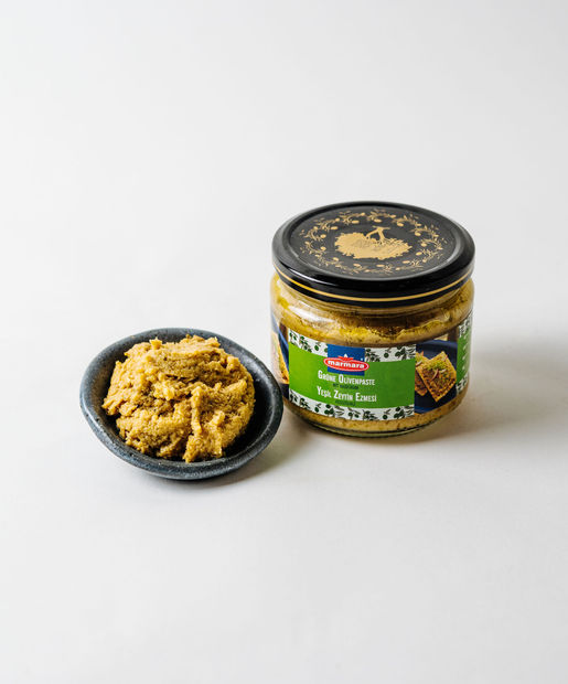 Marmara Fesleğenli Zeytin Ezmesi (Tapenade)