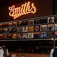 daywork-รูปบริษัท-The Smiths Bar
