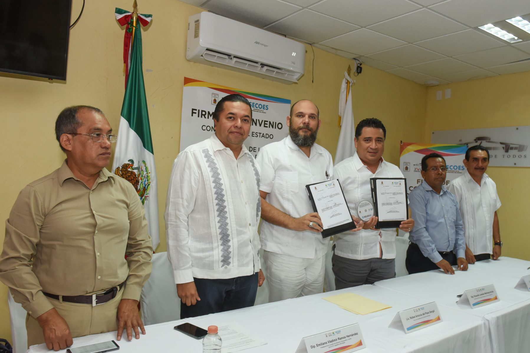 Para fortalecer la transparencia y la rendición de cuentas, la XV Legislatura del Estado de Quintana Roo firmó un convenio específico de colaboración con la Secretaría de la Contraloría del Estado (SECOES).