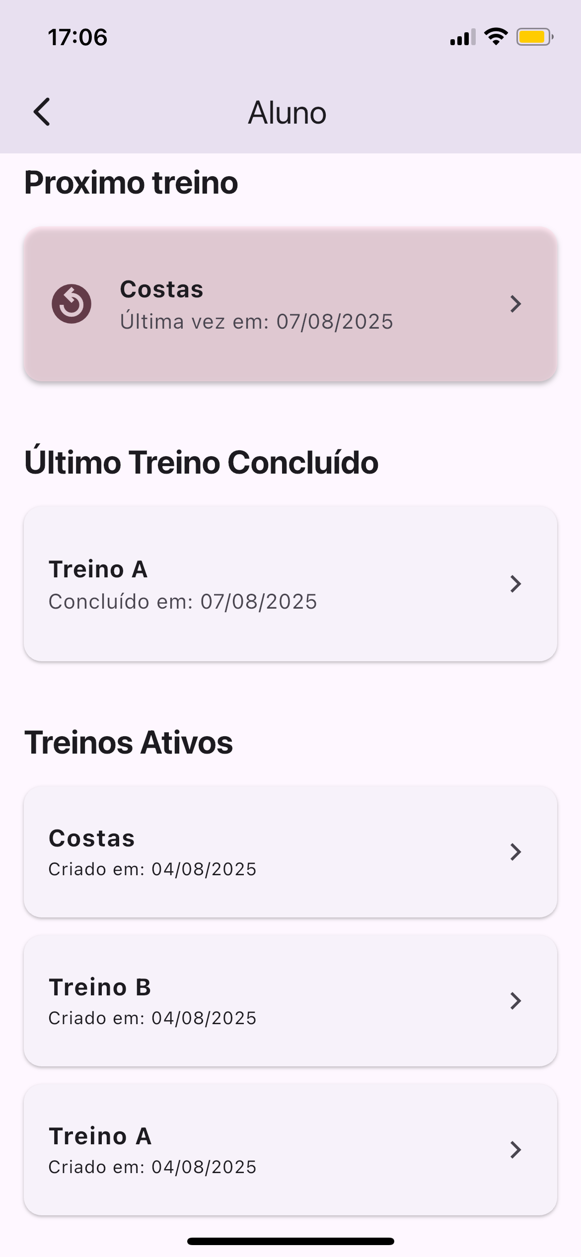 Tela de gerenciamento de treinos no app ConectaFit