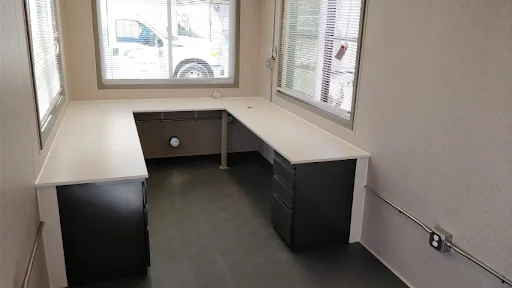Built-in desk