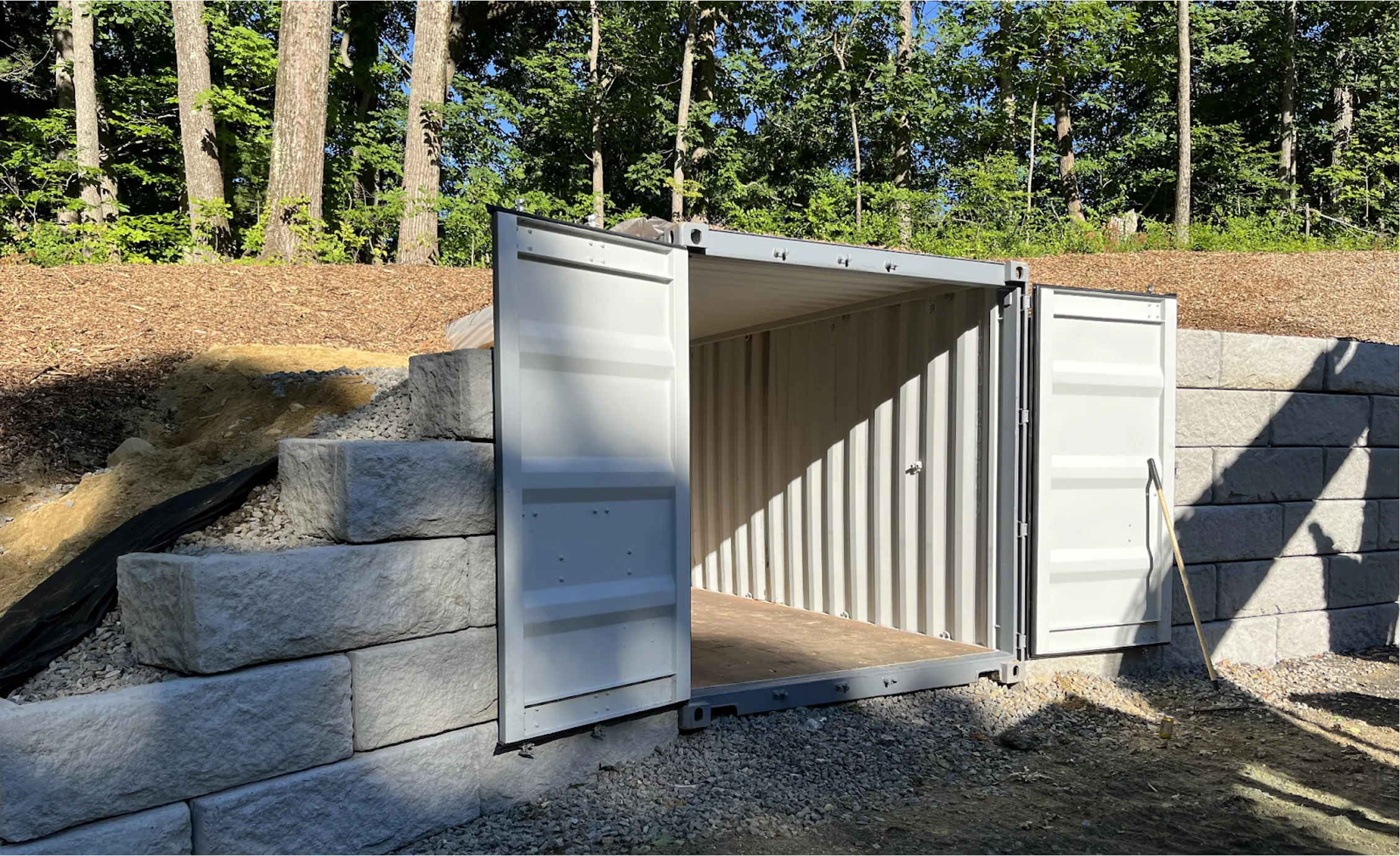 Shipping container bunker concept with reinforced container structure