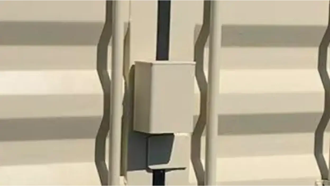 High-security lockbox for shipping containers.