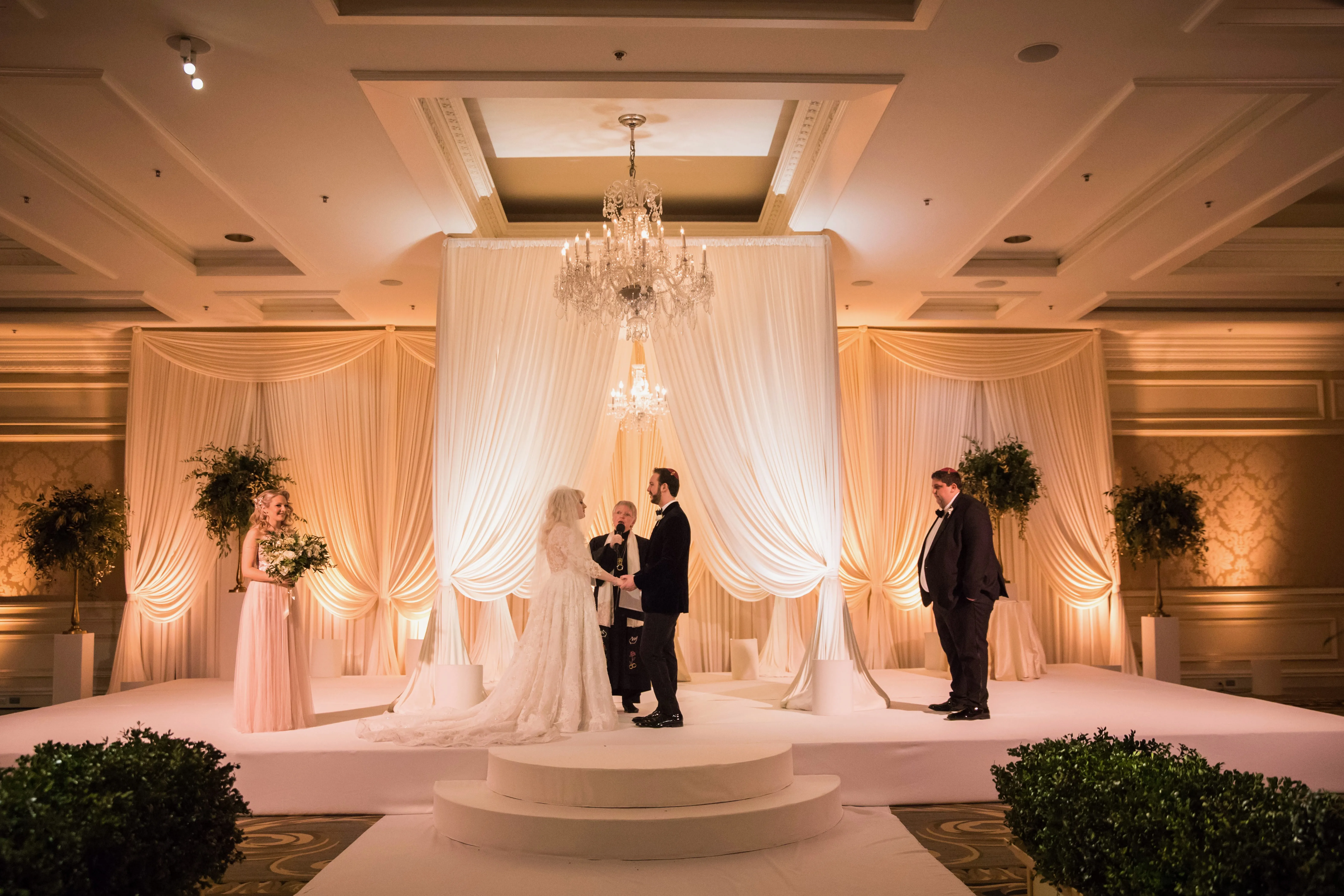 Custom event lighting by Elegant Event Lighting