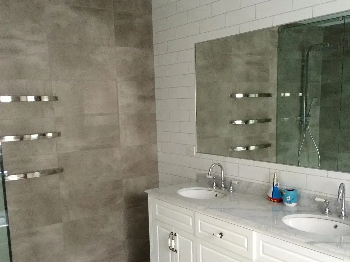 Premium Tiling Services Provided by Contractors in Wantirna