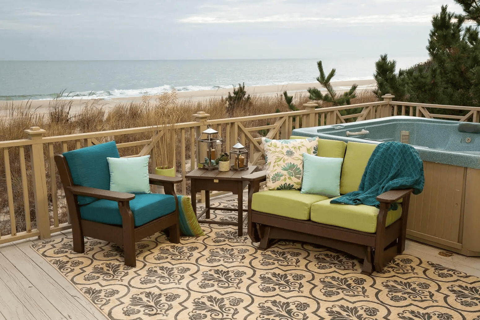 Advantages of Poly Outdoor Furniture