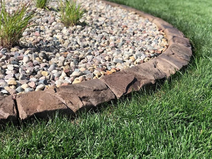 Decorative Stepping Stones to Complete Your Outdoor Design