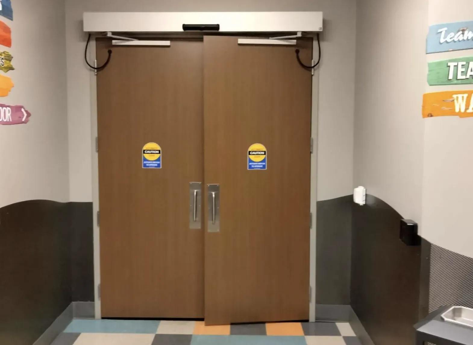 Expert Commercial Door Repair & Automatic Installation Services