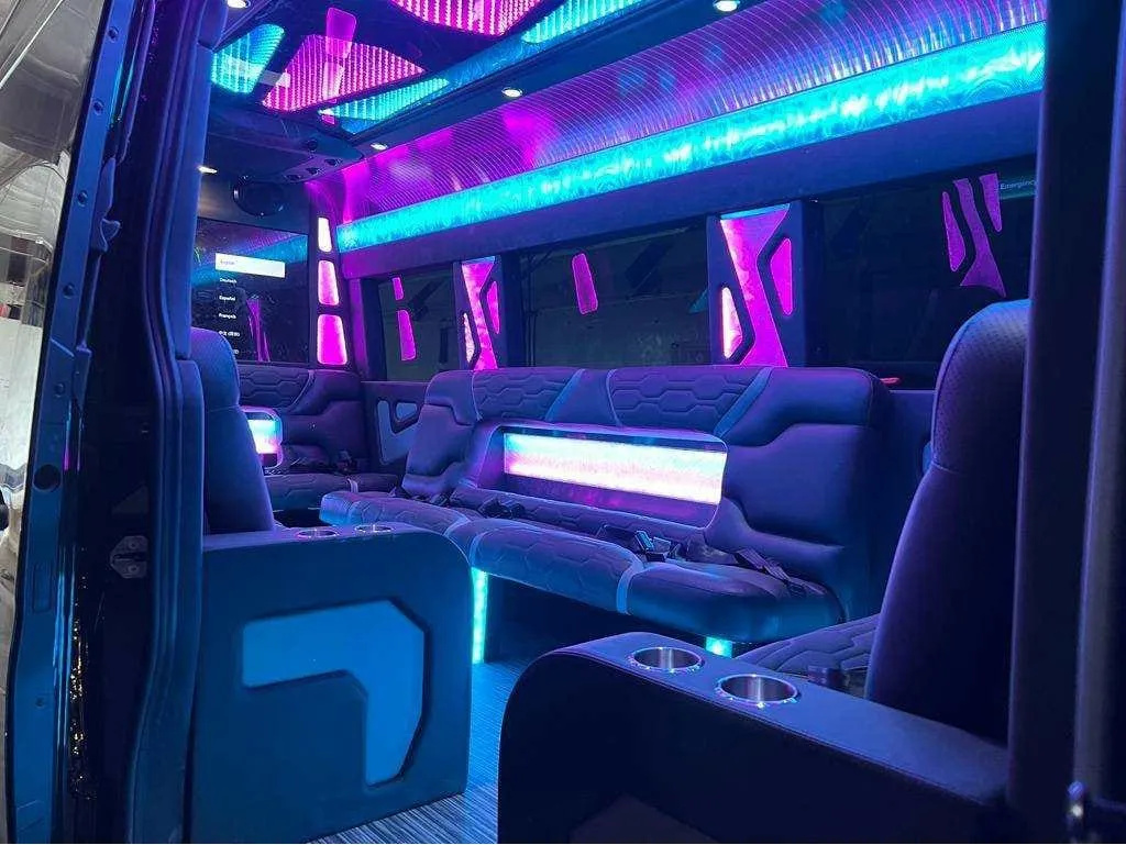 Orlux: Exceptional Airport Limo Services and Van Rentals