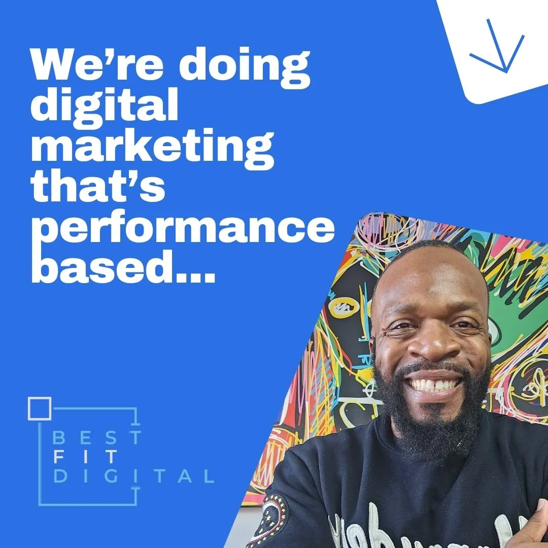 Man smiling in front of colorful abstract background, promoting performance-based digital marketing