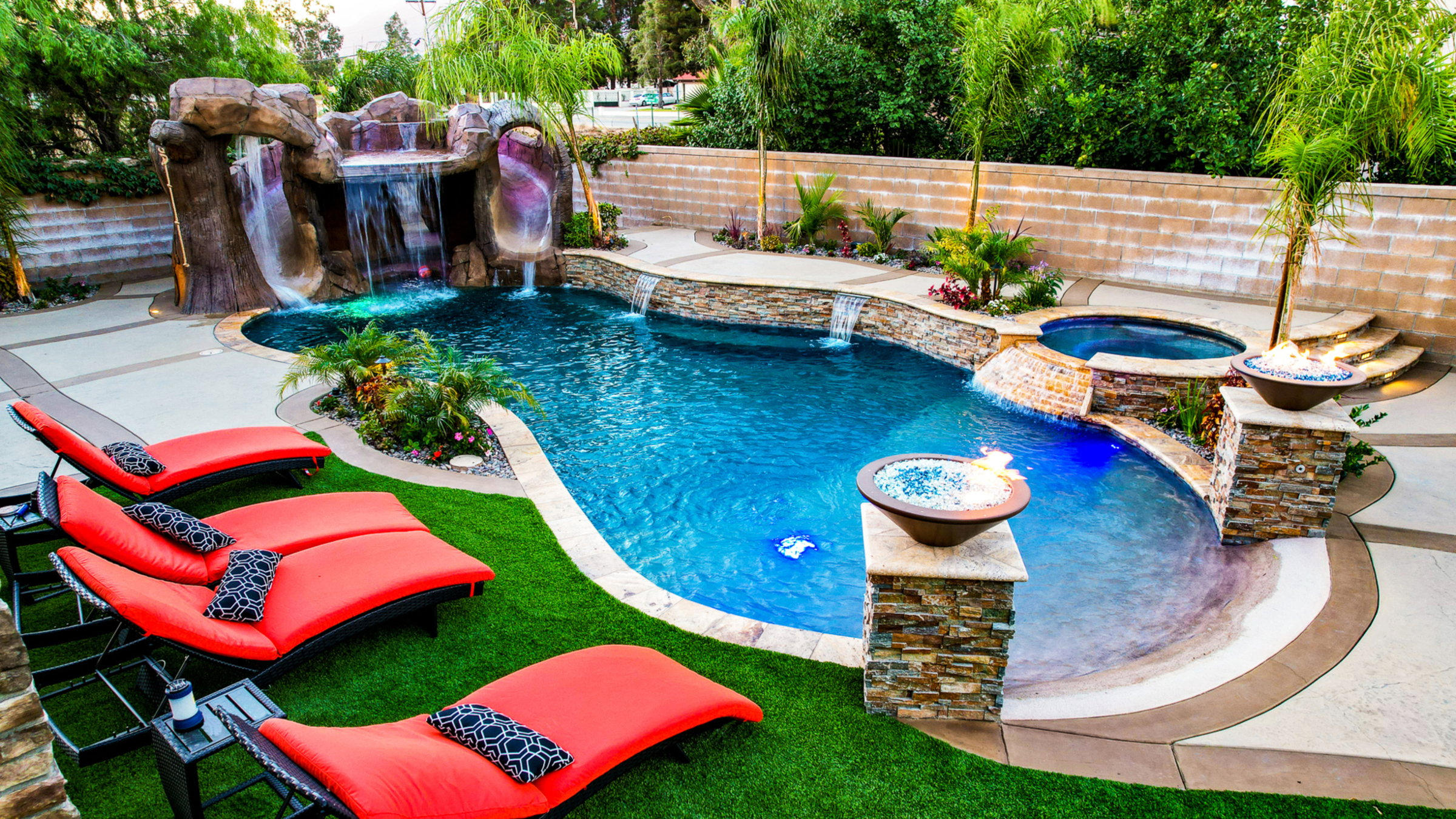 Elegant Outdoor Living Hardscapes