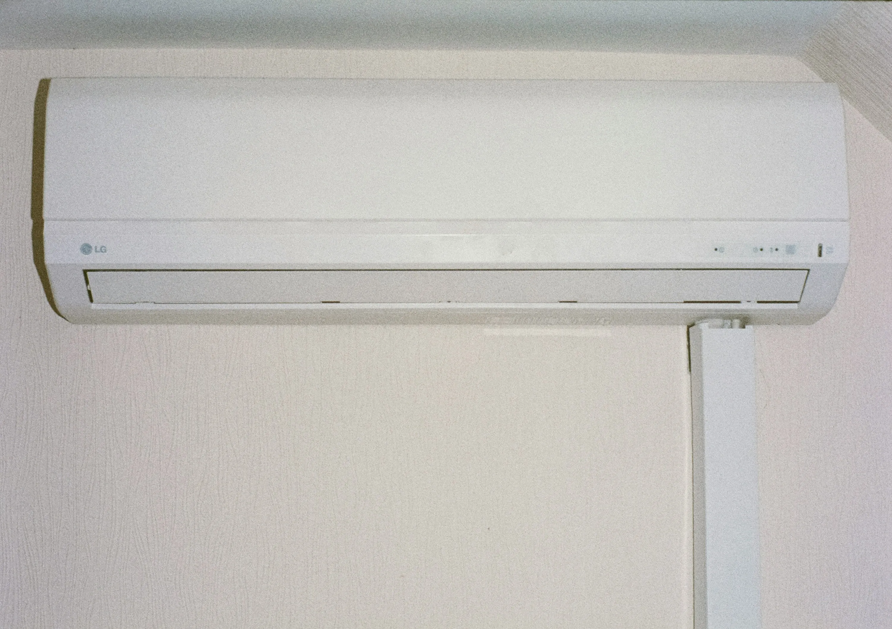 Ductless AC unit providing reliable cooling during Florida weather conditions.
