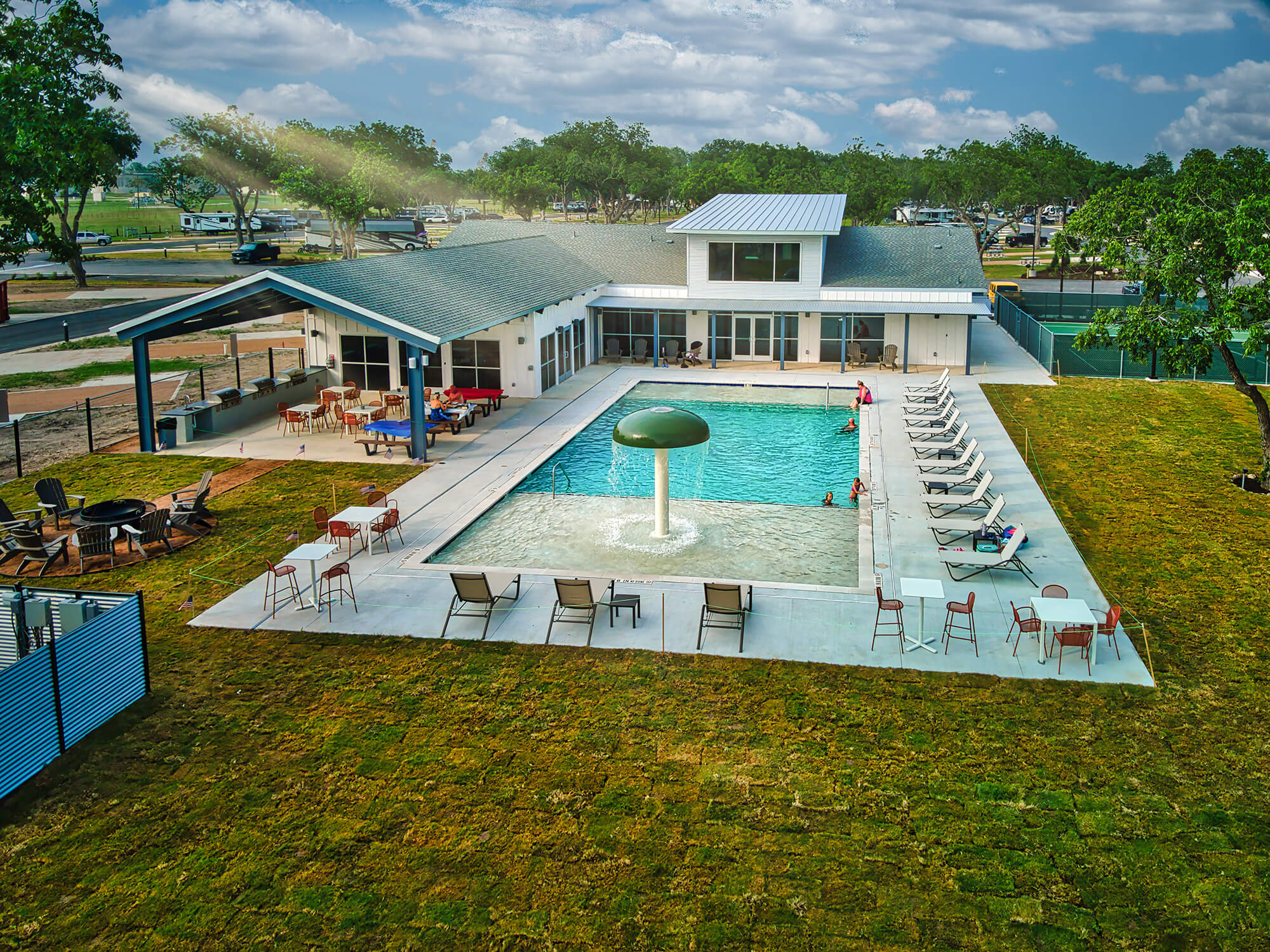 Explore Luxurious Features at Our Texan RV Getaway