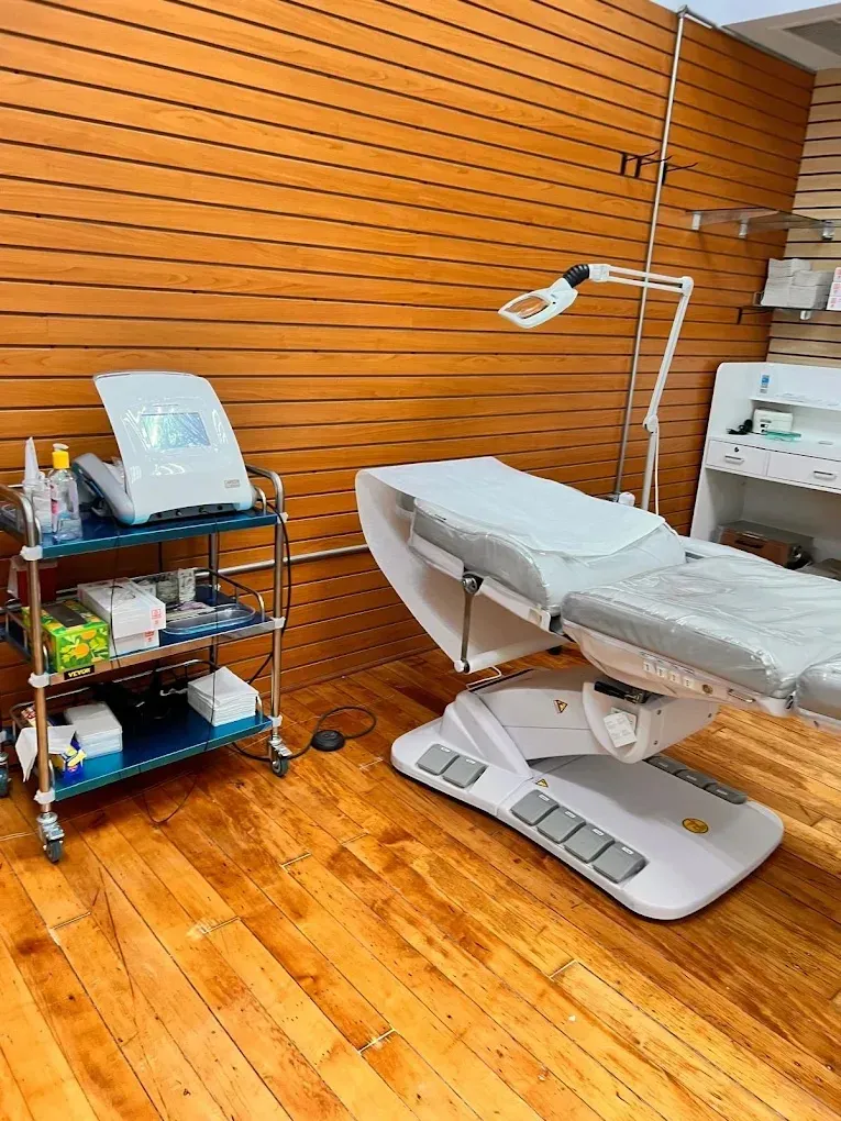 Electrolysis treatment for sensitive dark skin in a calming spa environment