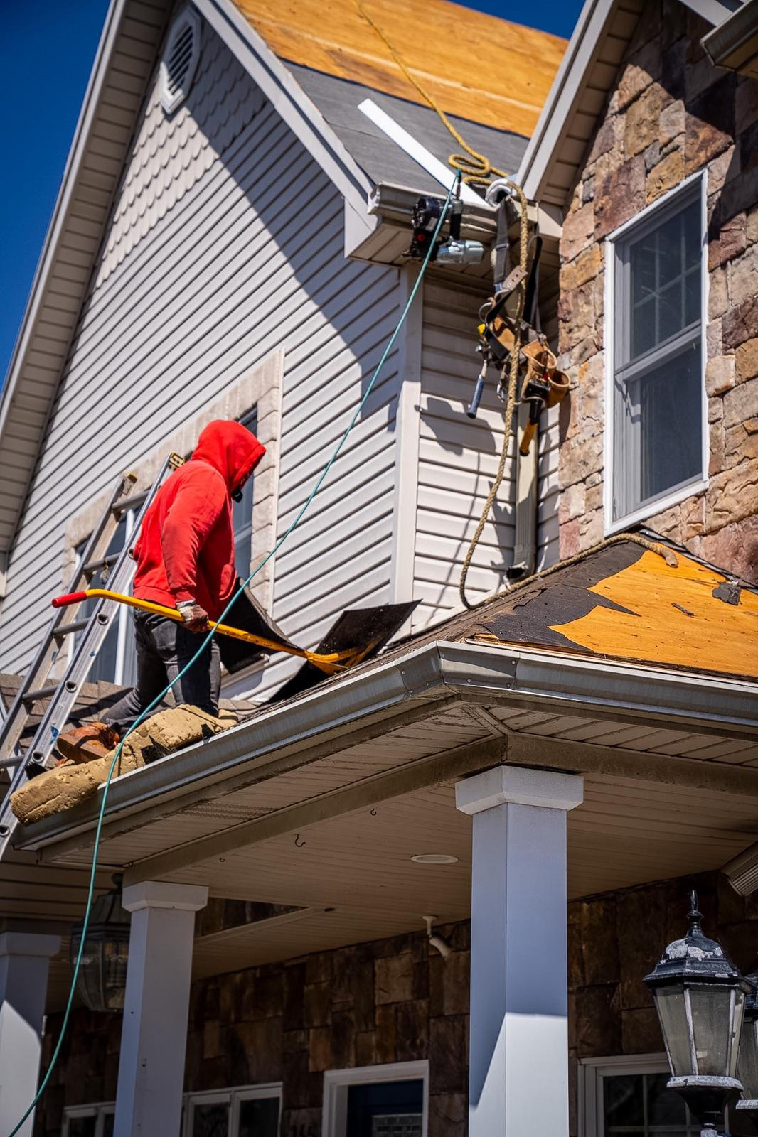 Advantages of Choosing a GAF Certified Contractor