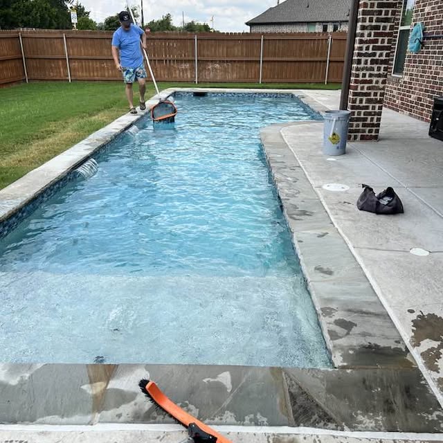 pool pump is humming but won't start