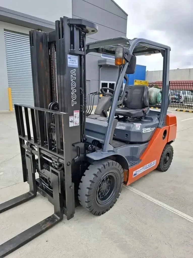 Choosing the Best Forklift Hire Company for Your Needs