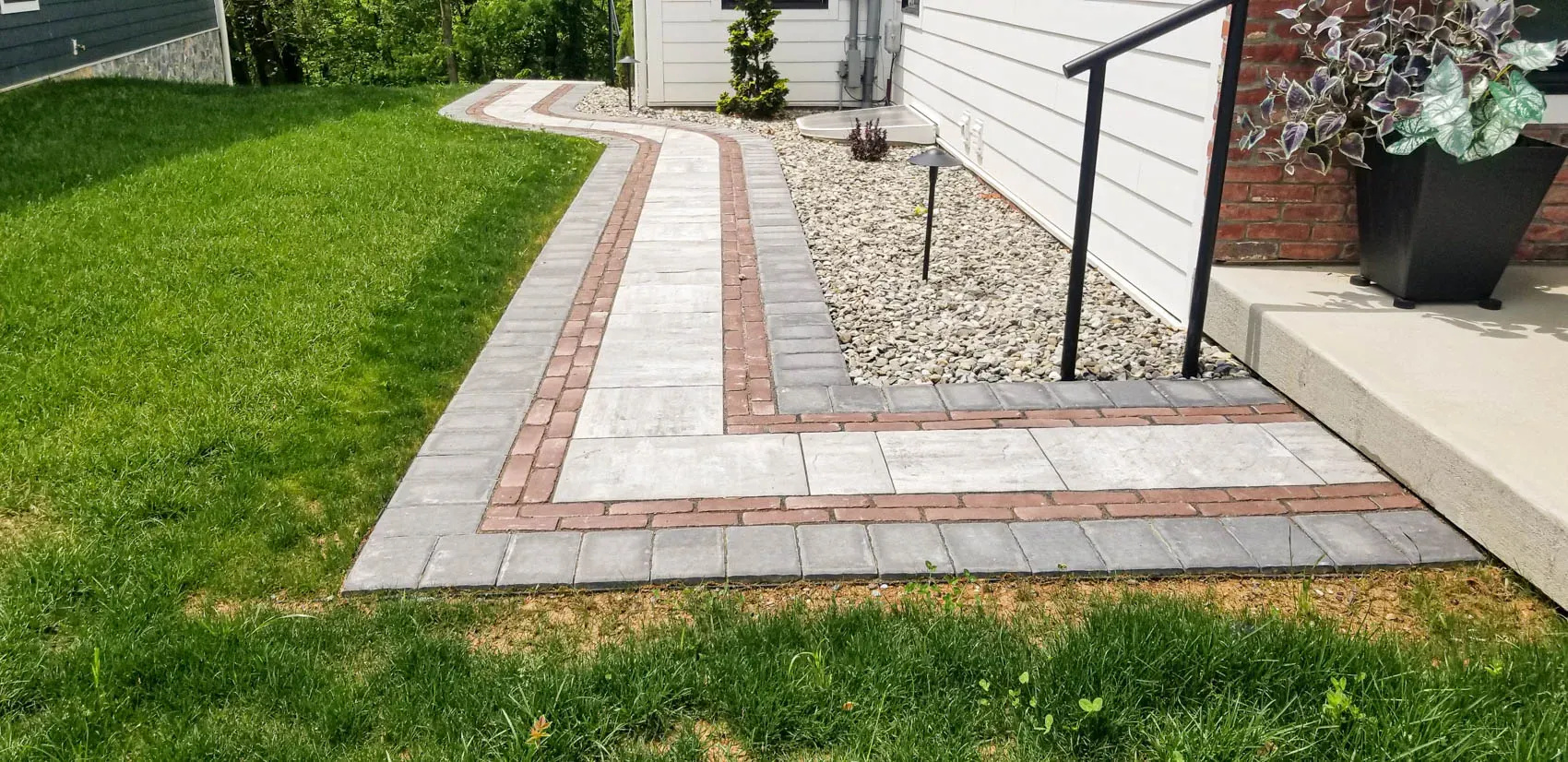 Complete Guide on Applying Polymeric Sand with Flagstone