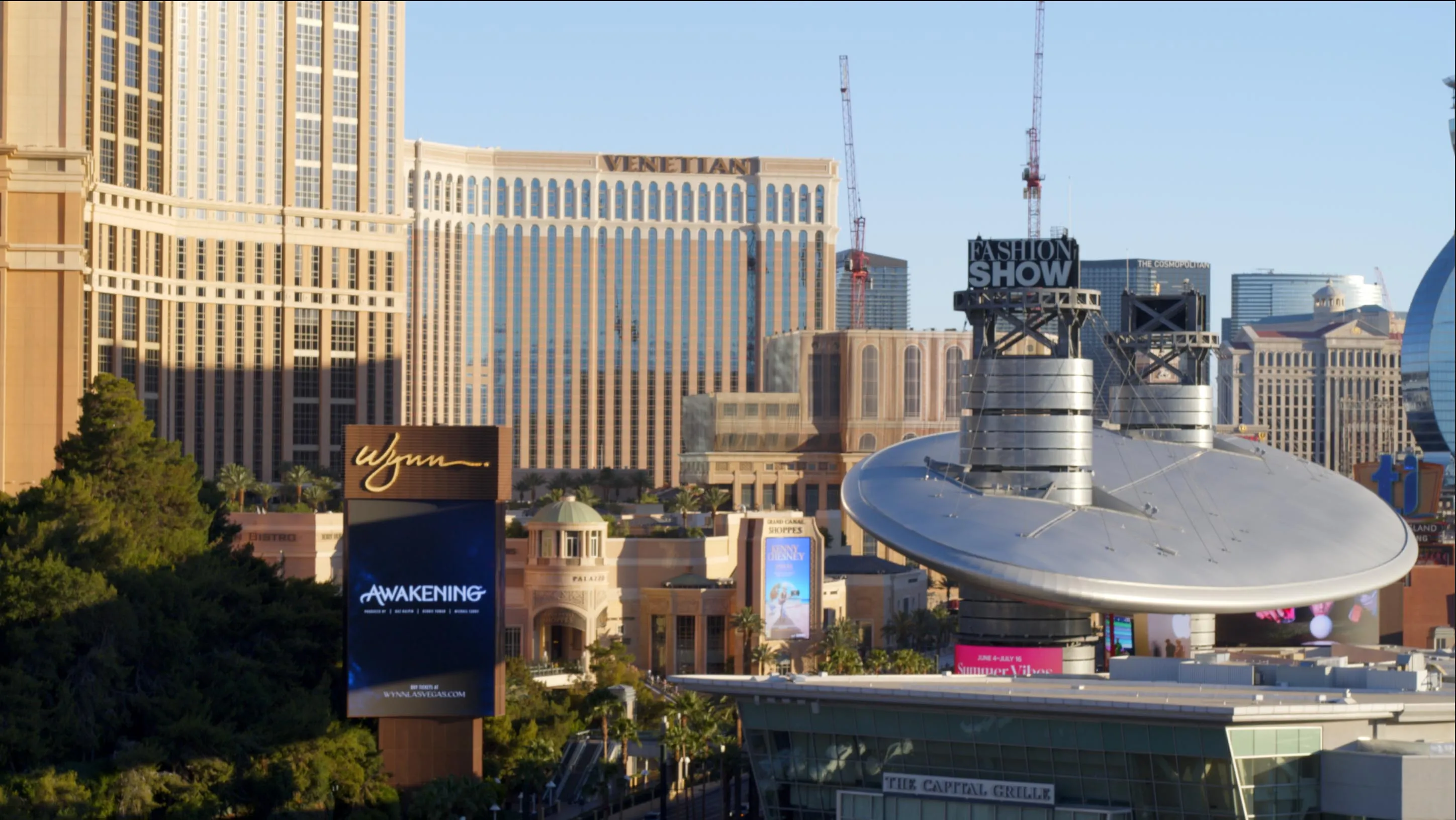 Las Vegas Strip featuring the Wynn, Venetian, and Fashion Show Mall buildings