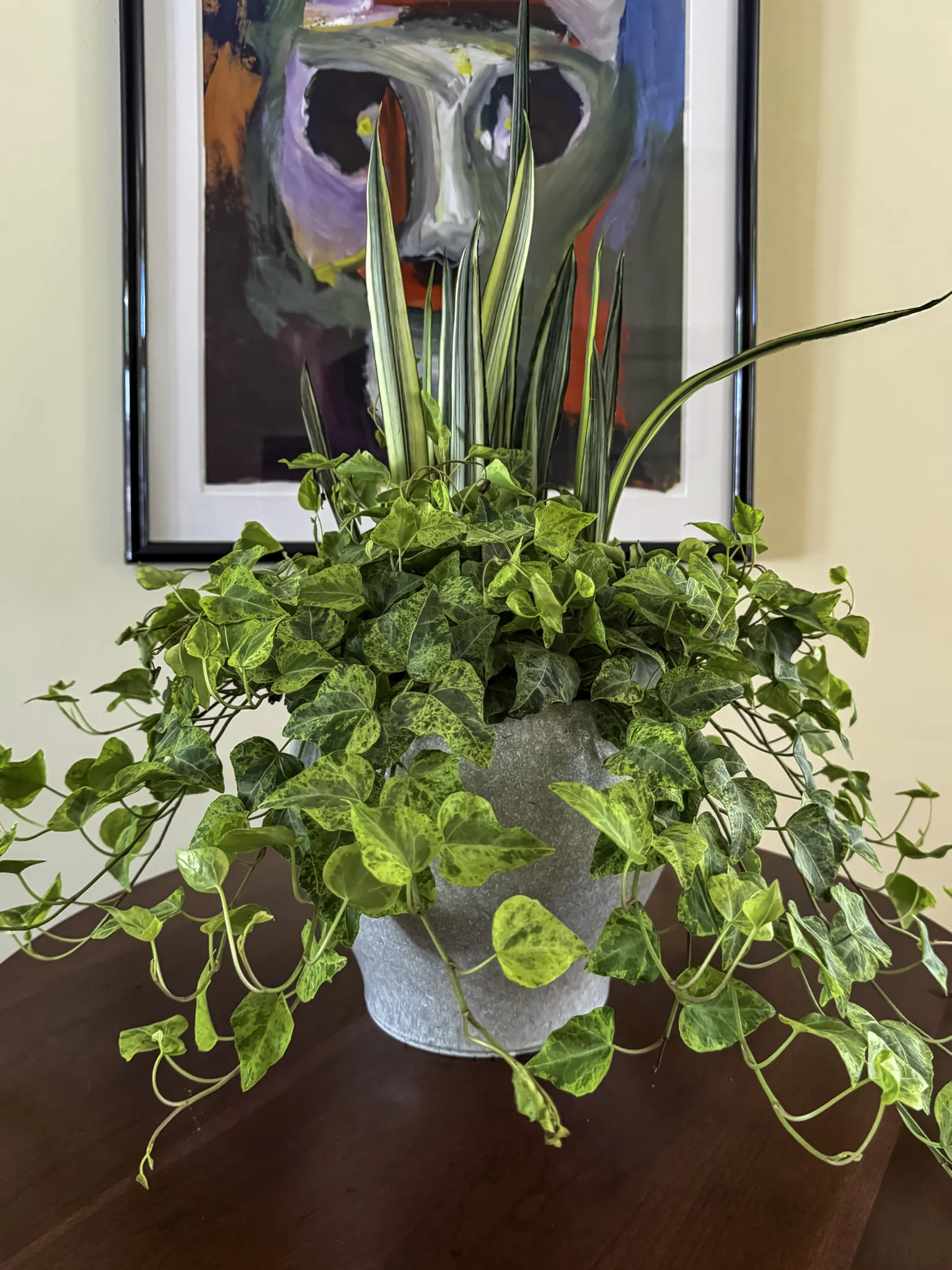Bright office workspace showcasing greenery and its impact on employee wellness and aesthetic enhancement