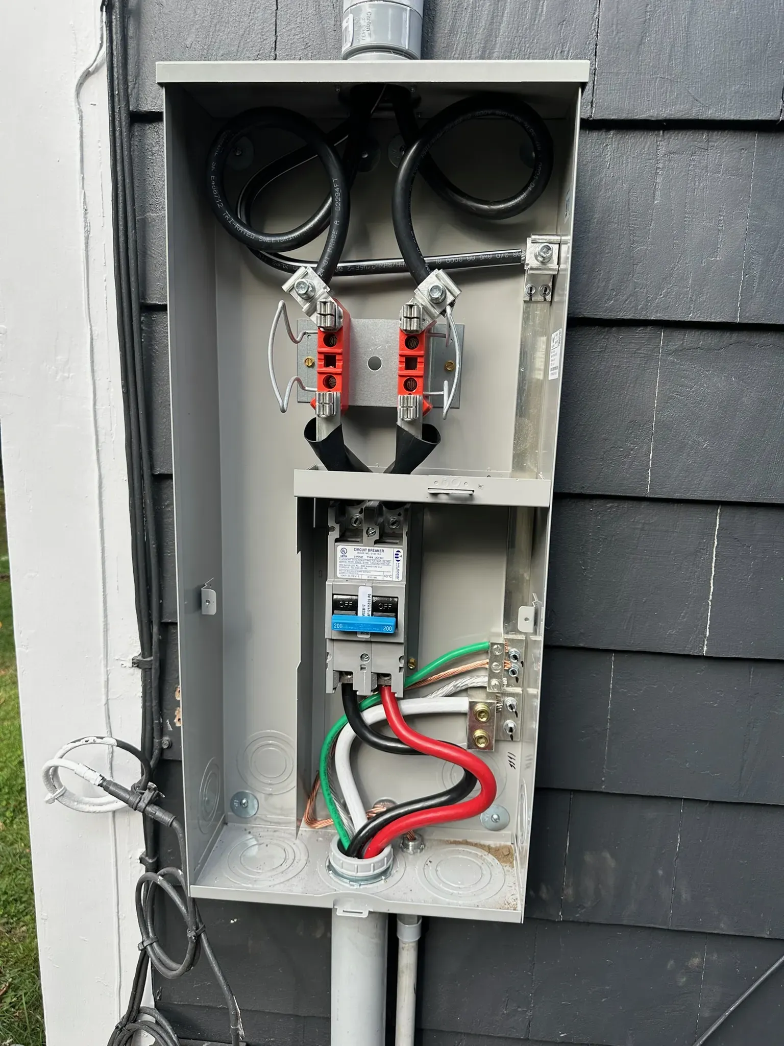Reasons to Switch to a 200 Amp Panel