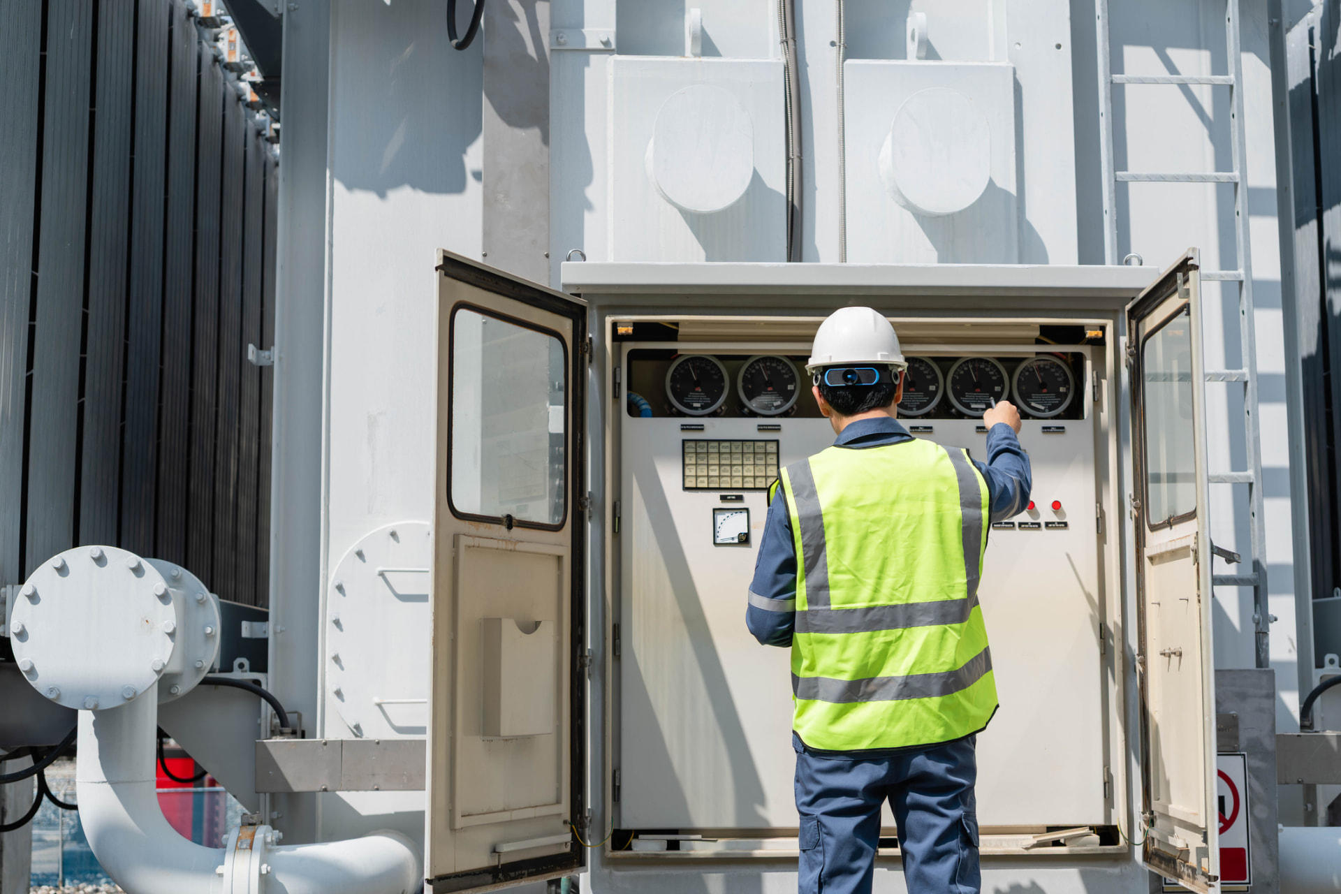 Professional Tank Cleaning to Eliminate Contamination at the Source