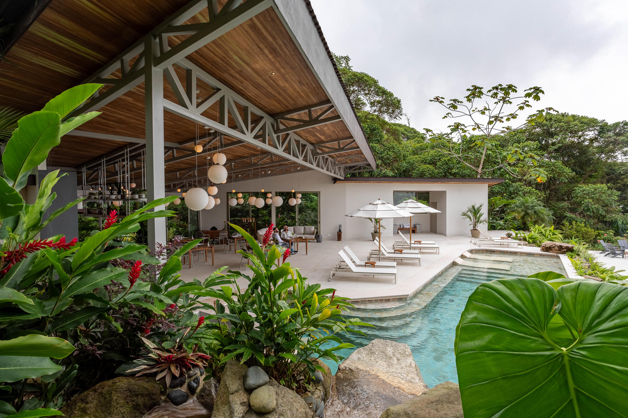 Luxury villa with infinity pool overlooking the Costa Rican coastline