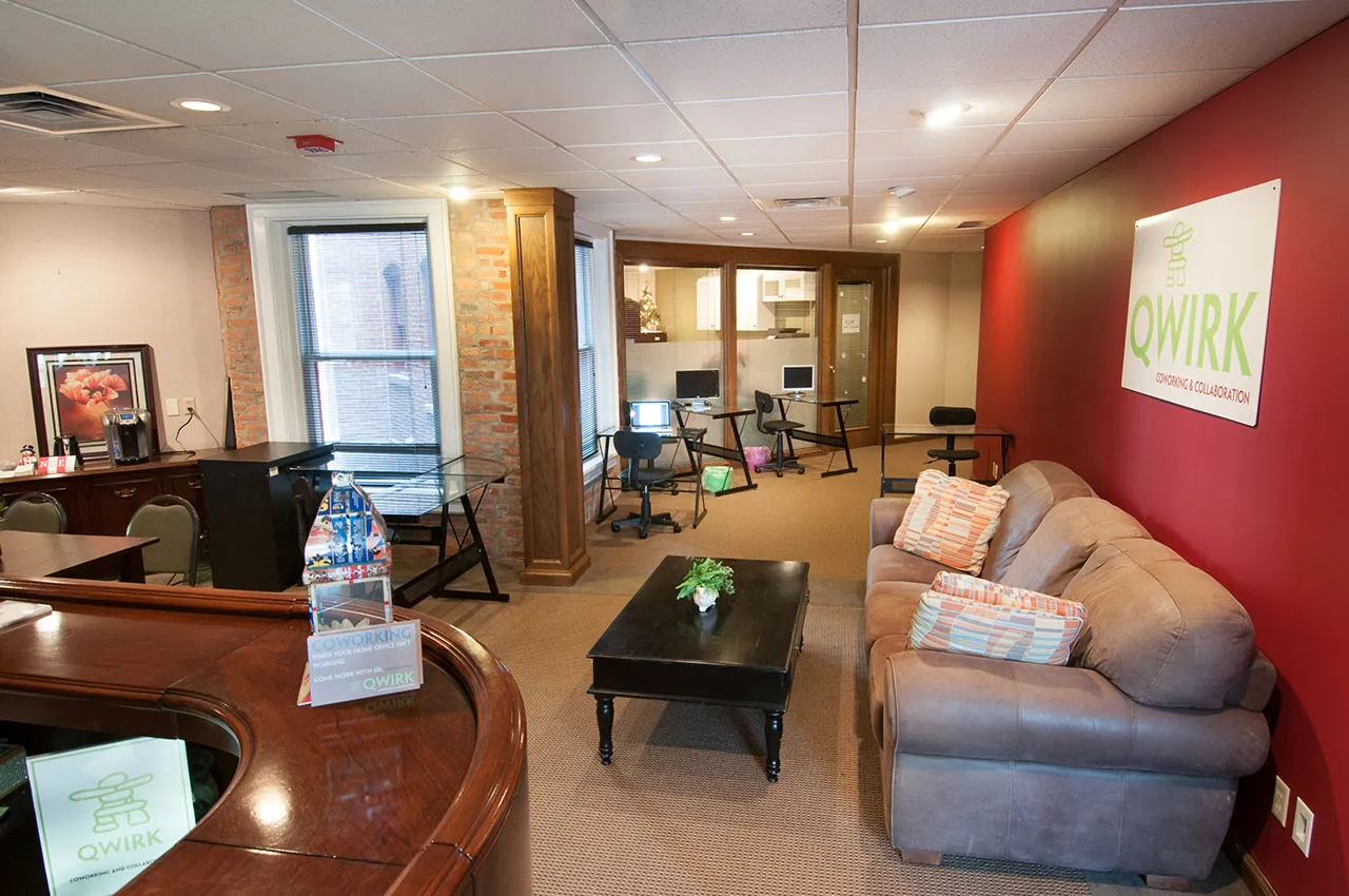 Amenities at Qwirk Columbus including high-speed internet and coffee station