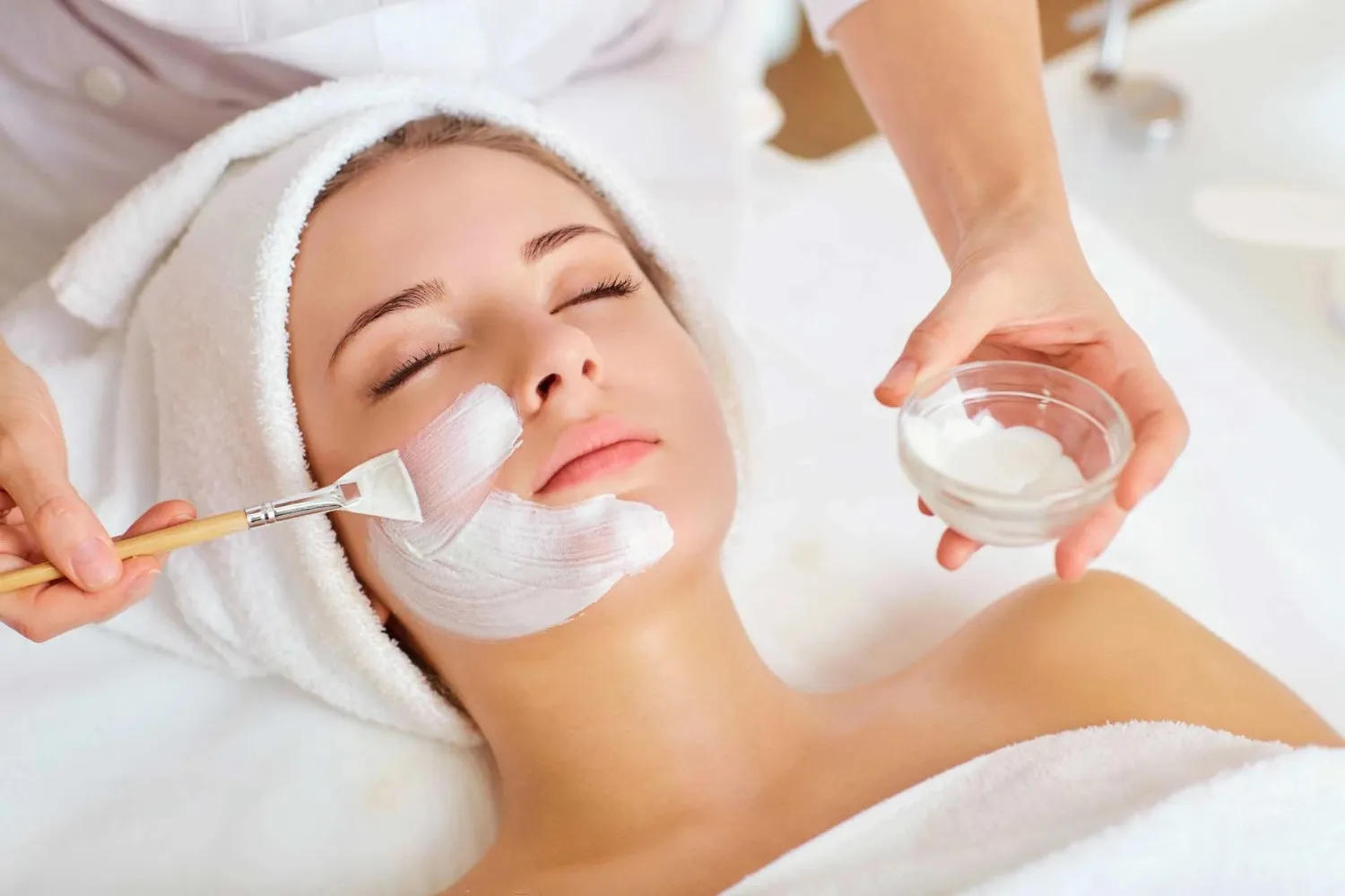 Rejuvenating Organic Facials for Radiant Skin