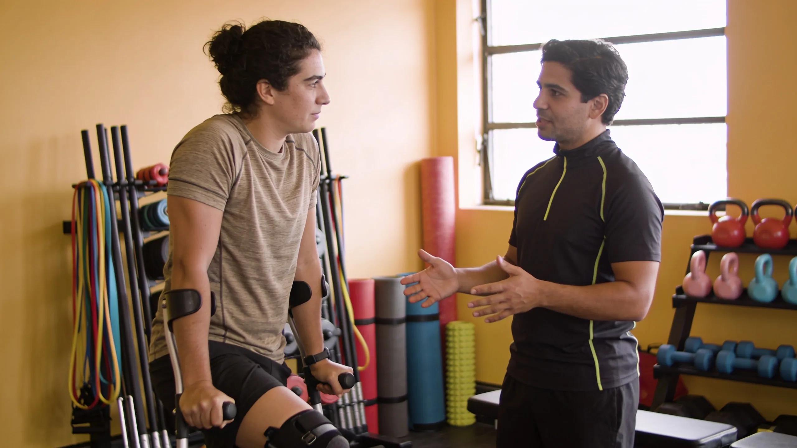 Compare Injury Recovery Programs: Personal Training in Altona vs. Online Options