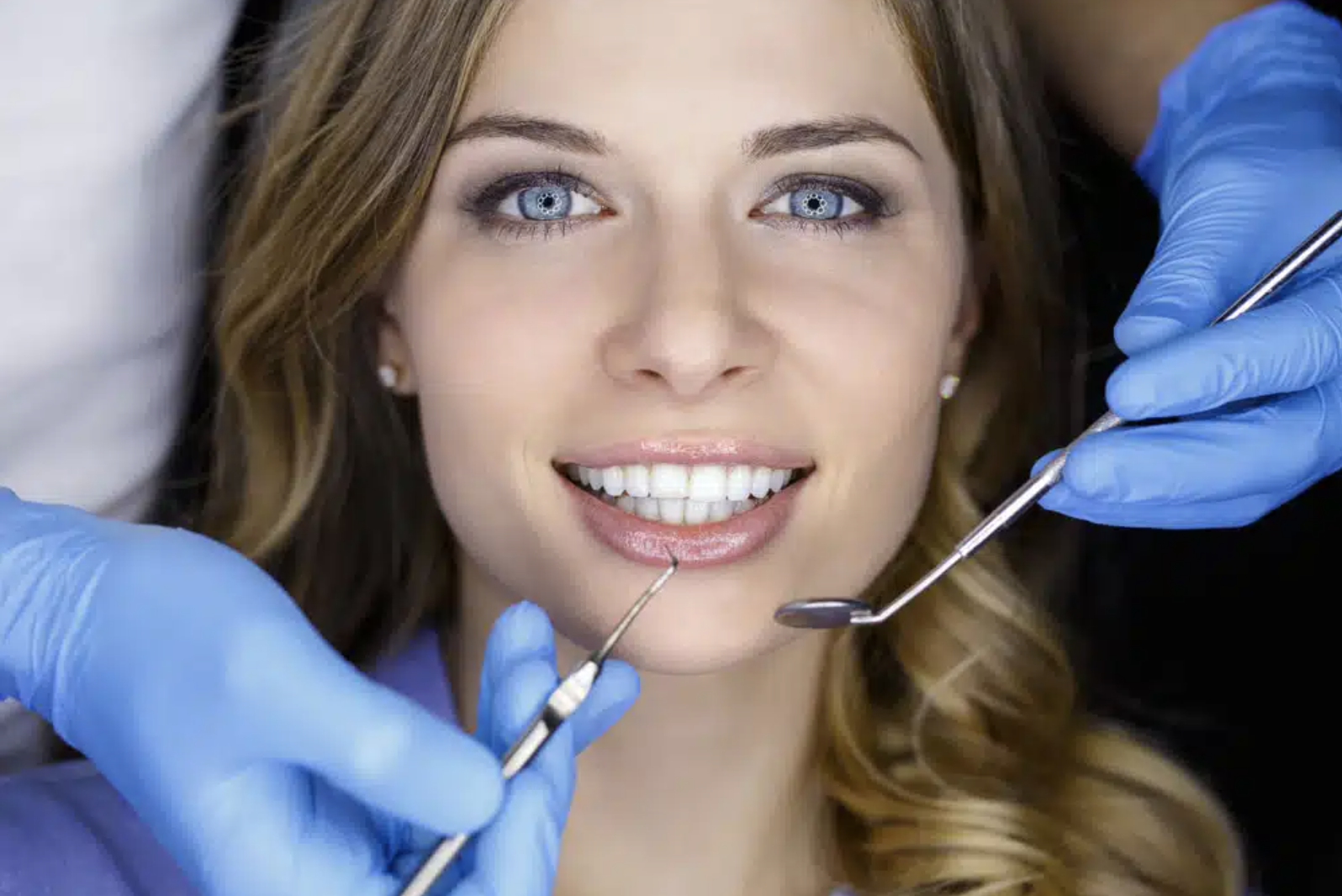 Porcelain Veneers Versus Dental Bonding: Which Option Suits You?