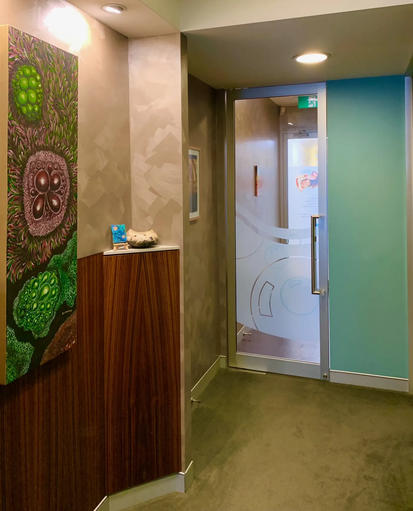 Children enjoying a playful waiting area in a dental clinic, highlighting a family-friendly atmosphere