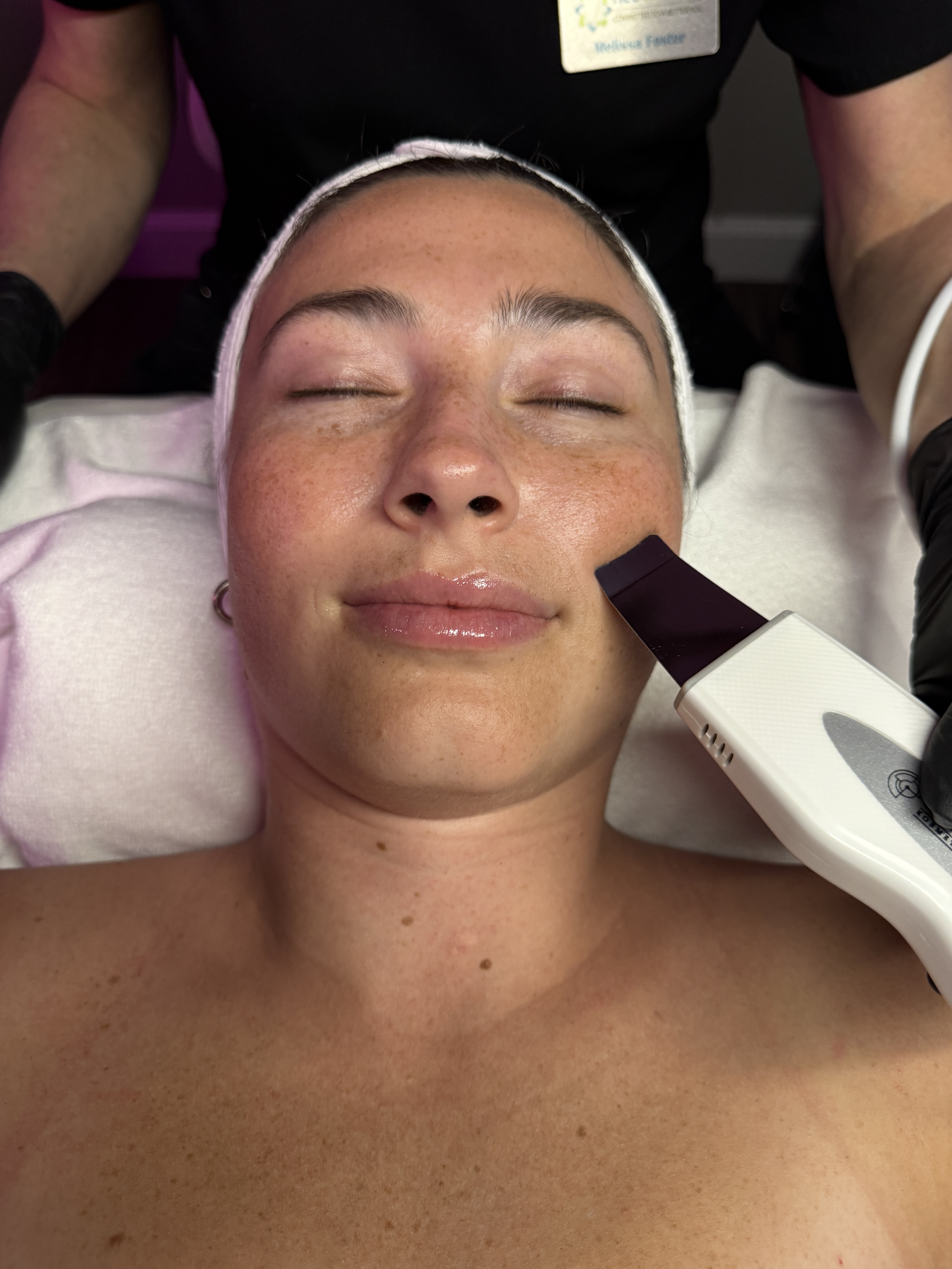Cryo Glow Facial: A Chill for Radiant Skin