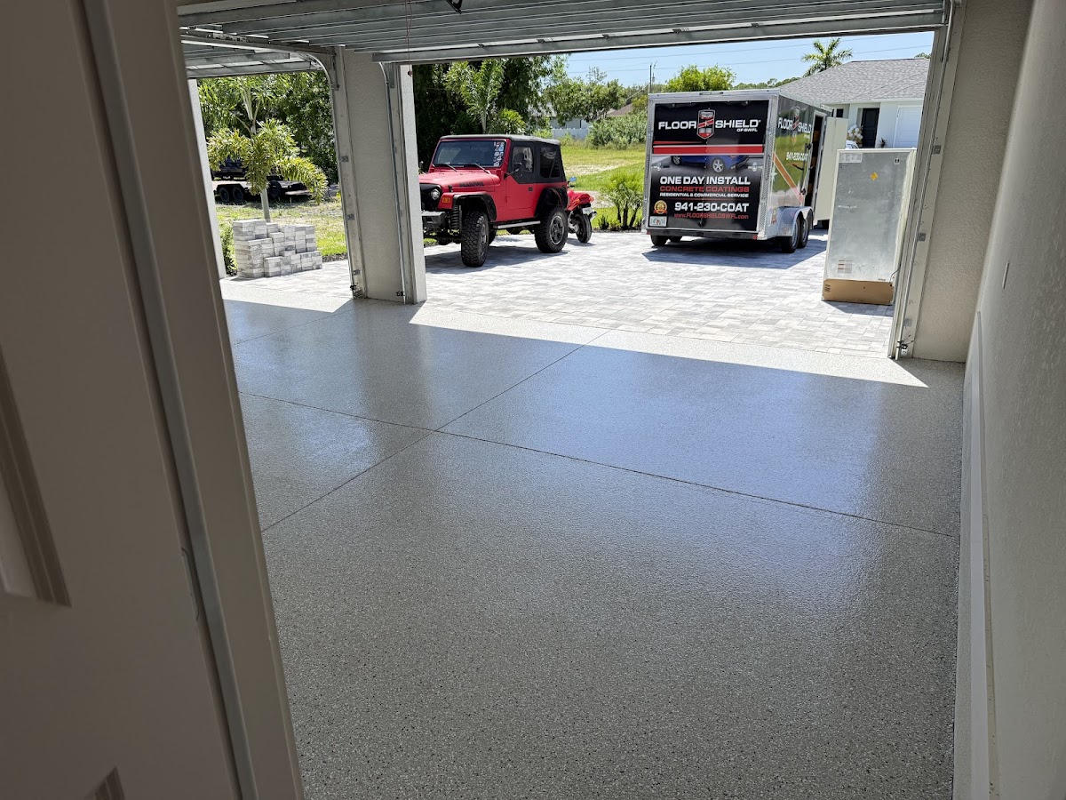Polyaspartic vs. Epoxy: The Clear Choice for Gulf Coast Garages